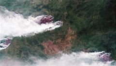 Satelitní snímek zasaených oblastí sibiské tajgy.