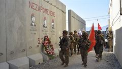 Vojáci si připomněli rok od zabití Čechů v Afghánistánu. I s vědomím smrti by necouvnul, věří matka jednoho z nich