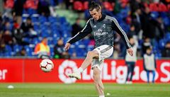 Na zápas byl Bale příliš nemocný, načapali ho při golfu. Je dospělý, mávl rukou Zidane