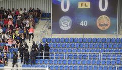 Policist znovu zasahovali na fotbale. Po derby v Uherskm Hraditi zadreli pt osob