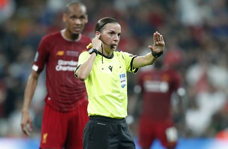 Rozhod Stephanie Frappartov v Superpohru Liverpool - Chelsea