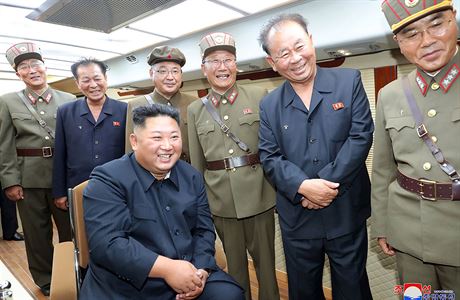 Severní Korea otestovala v sobotu pod dohledem vdce Kim ong-una novou zbra.