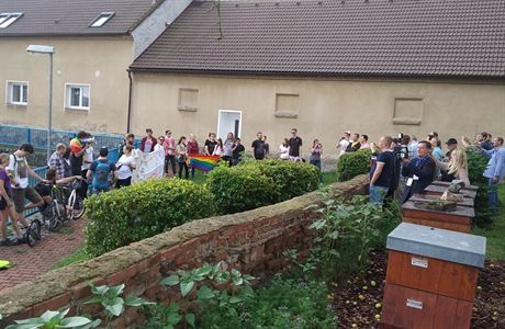 Na setkn vlastenc dorazilo i nkolik zastnc LGBT komunity.