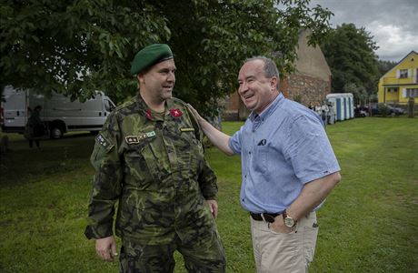 Jan Vandas s lenem zemsk domobrany Ivo Gecem.