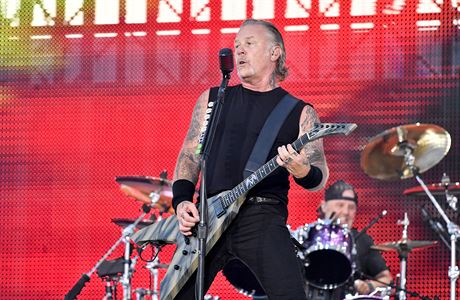 Na snímku je kytarista a zpvák James Hetfield.