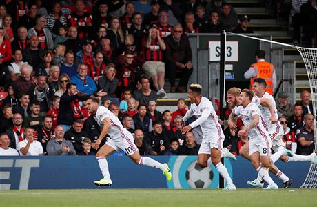Sheffield United slaví svou první branku po návratu do Premier League.