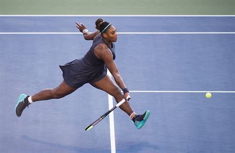 Serena Williamsová vyhrála tísetovou bitvu v semifinále Rogers Cupu s Marii...