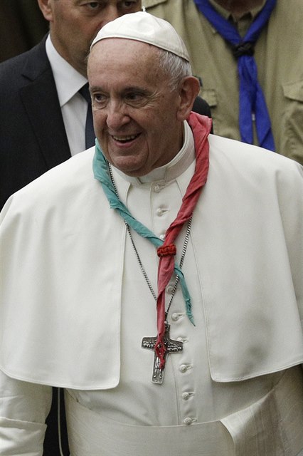 Papež František na setkání se skauty.