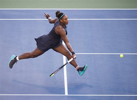 Serena Williamsová vyhrála třísetovou bitvu v semifinále Rogers Cupu s Marii...