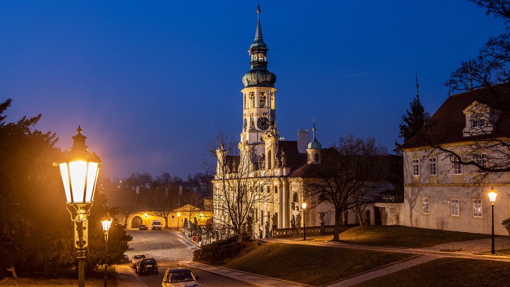 Osvtlená Loreta, která se nachází na praských Hradanech.