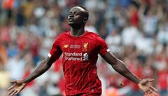 Sadio Mane slaví gól v Superpoháru Liverpool - Chelsea
