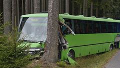 U obce Jámy na ársku havaroval 12. srpna 2019 odpoledne linkový autobus...