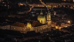 Nasvícený kostel svatého Mikuláše na Malé straně v Praze. | na serveru Lidovky.cz | aktuální zprávy