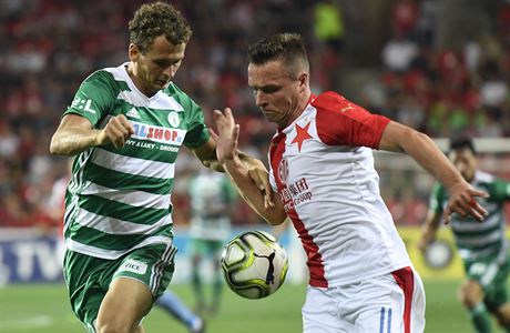 Zleva Luká Hlka z Bohemians a Stanislav Tecl ze Slavie.