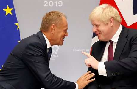 Britsk premir Boris Johnson a f Evropsk rady Donald Tusk na summitu G7.