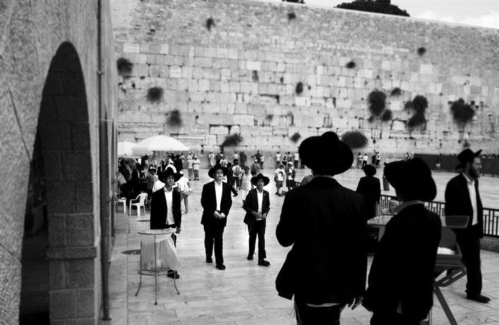 Bhem idovského abatu platí u Zdi nák zvlátní pravidla - nesmí se tu...