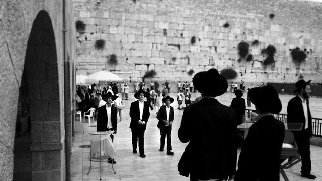 Během židovského šabatu platí u Zdi nářků zvláštní pravidla - nesmí se tu...