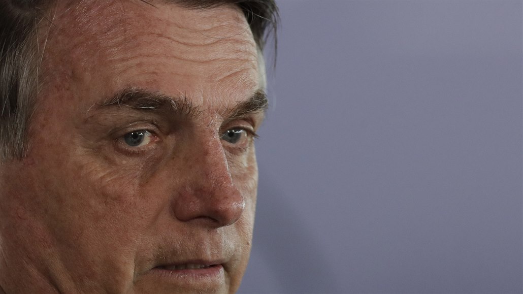 Brazilský prezident Jair Bolsonaro se opel do enviromentálních organizací.