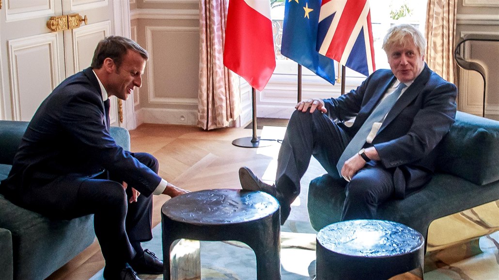 Francouzský prezident Emmanuel Macron a britský premiér Boris Johnson.