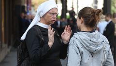 Pietní akce u budovy �Ro.