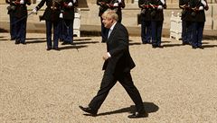 Britský premiér Boris Johnson na sch�zce s francouzským prezidentem Emmanuelem...