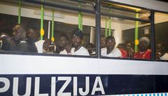 Migranti z lodi Ocean Viking na Malt�.