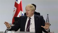 Boris Johnson emotivn gestikuluje na jednání lídr zemí G7.