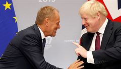 Britský premiér Boris Johnson a éf Evropské rady Donald Tusk na summitu G7.