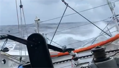 Boue na kterou posádka narazila, kdy projídla Golfským proudem.