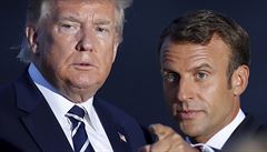 Donald Trump a Emmanuel Macron b�hem focení.