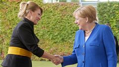 Nmecká kancléka Angela Merkelová vítá slovenskou prezidentku Zuzanu aputovou...