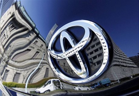 Logo automobilové spolenosti Toyota.