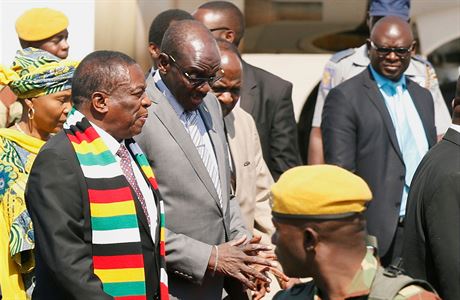 Zimbabwsk prezident Emmerson Mnangagwa je vtn na mezinrodnm letiti...