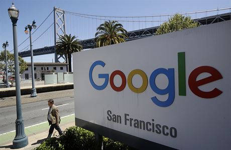 Logo spolenosti Google spadající pod Alphabet.