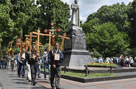 Citlivým místem je i kyjevský pomník sovtskému generálovi Vatutinovi, kterého...