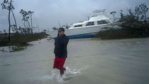 Dorian udeil na sever Baham o vkendu jako hurikn nejvyho, ptho stupn.