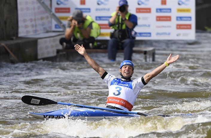 29. ZÁ�Í: PRSKAVEC SV�TOVÝM �AMPIONEM. Mistrovství sv�ta ve vodním slalomu ve...