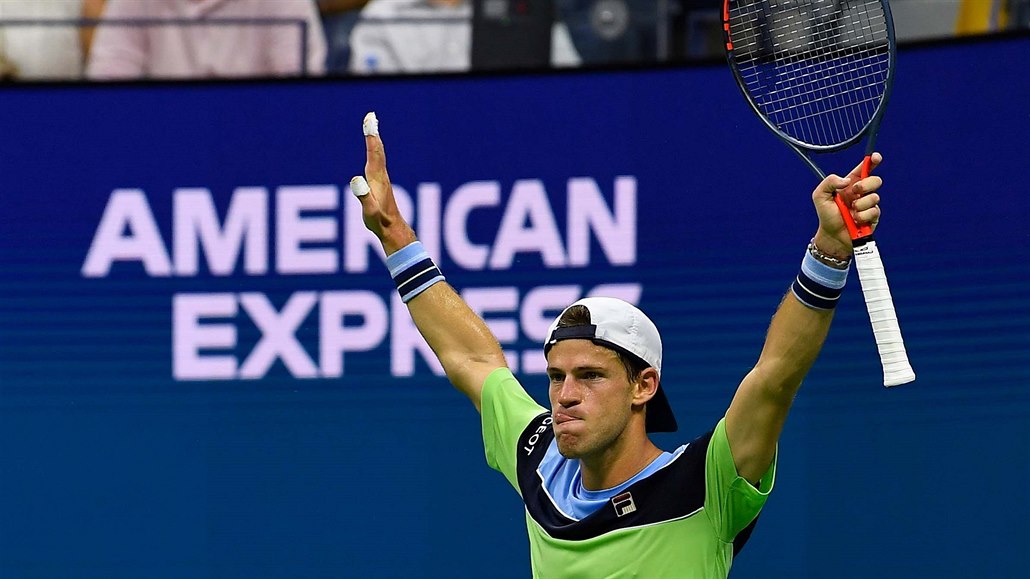 Diego Schwartzman slaví parádní vítzný fiftýn proti Rafaelovi Nadalovi.