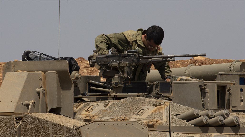 Libanon vypálil nkolik protitankových stel na území Izraele.