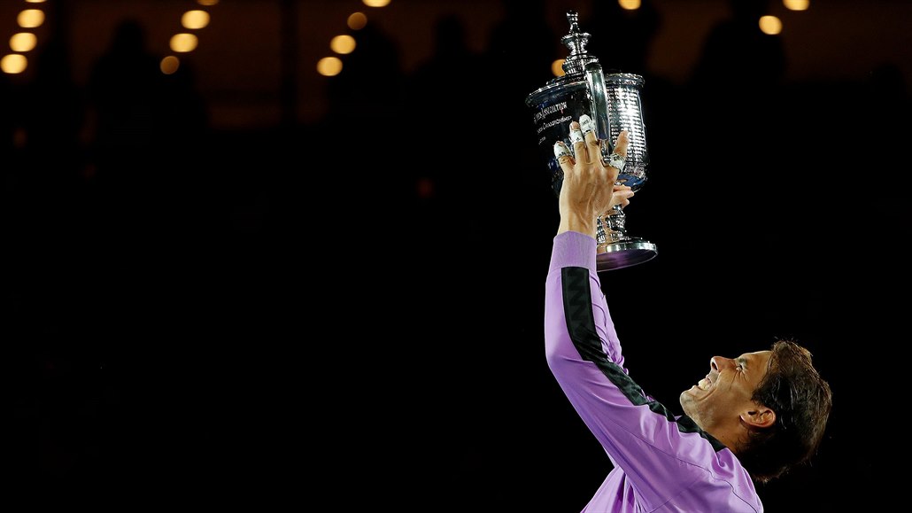 Rafael Nadal slaví svůj čtvrtý titul z grandslamu v New Yorku.