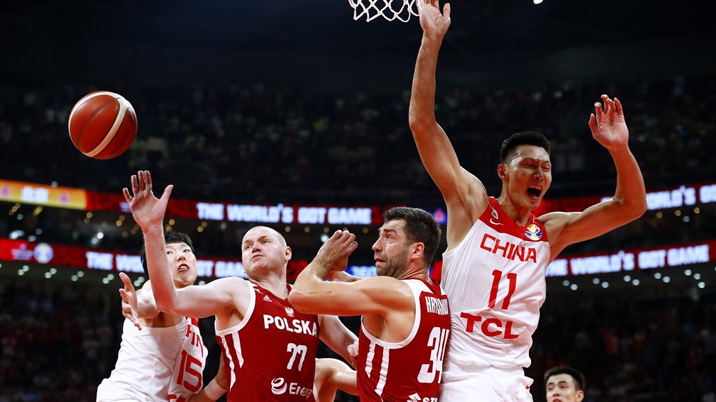 Zápas domácí Číny s Polskem se hrál rekordní dvě a tři čtvrtě hodiny.
