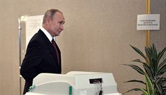 Volby v Moskvě a Petrohradu provází nízká účast. Odvoleno má Putin, Medveděv i Navalnyj