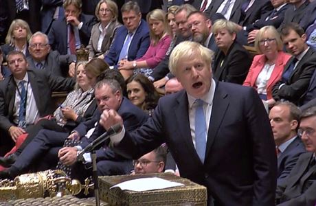 Poslanci Dolní komory britského parlamentu opt odmítli návrh premiéra Borise...