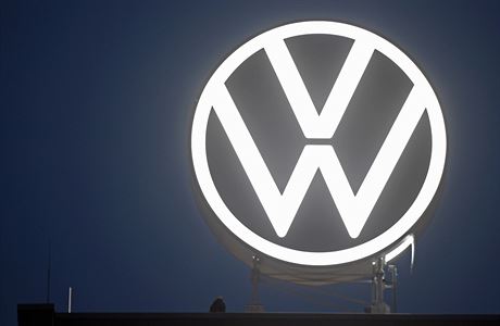 Volkswagen pedstavil nové logo na autosalonu ve Frankfurtu nad Mohanem, 9....