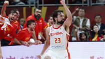 Radost španělských basketbalistů. V čele je Sergio Llull