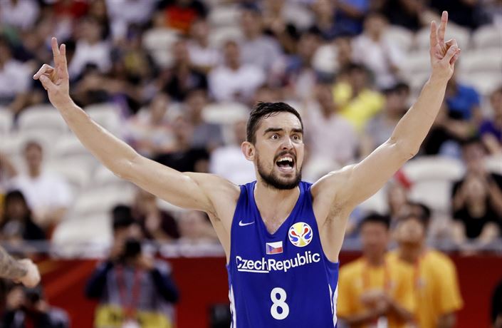 14. ZÁÍ: ESTÍ NA SVT. Ti miliardy divák zamíily k televizním penosm z...