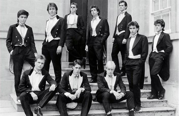 Spole�n� do ro�níku chodili na Eton premiér David Cameron (horní �ada druhý...