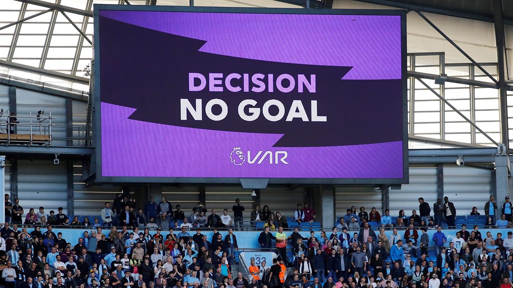 Rozhodnutí videorozhodčího v Premier League.