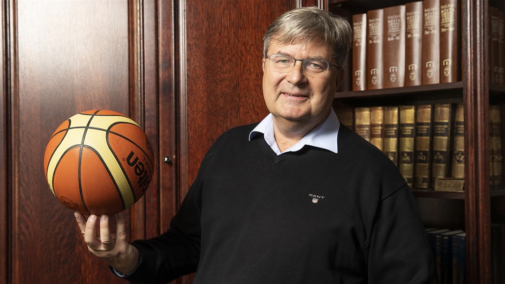 Miroslav Jansta, předseda České basketbalové federace a České unie sportu.