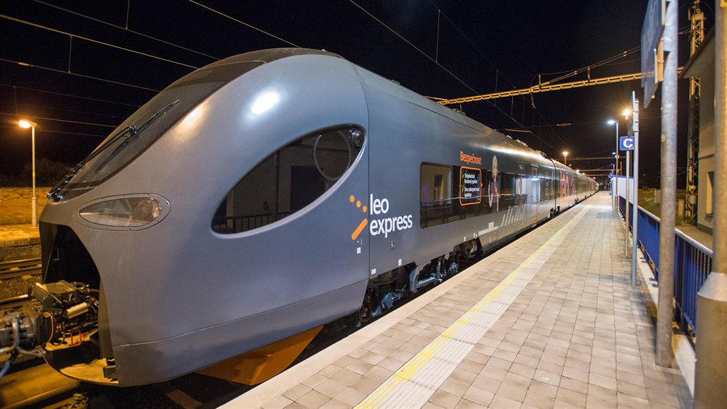 Do Velimi na Kolínsku dorazil v noci na 18. září 2019 nový vlak od čínského...